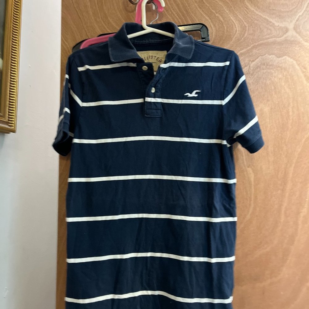 Men's size M Hollister California Men's Blue & White Striped Polo Shirt